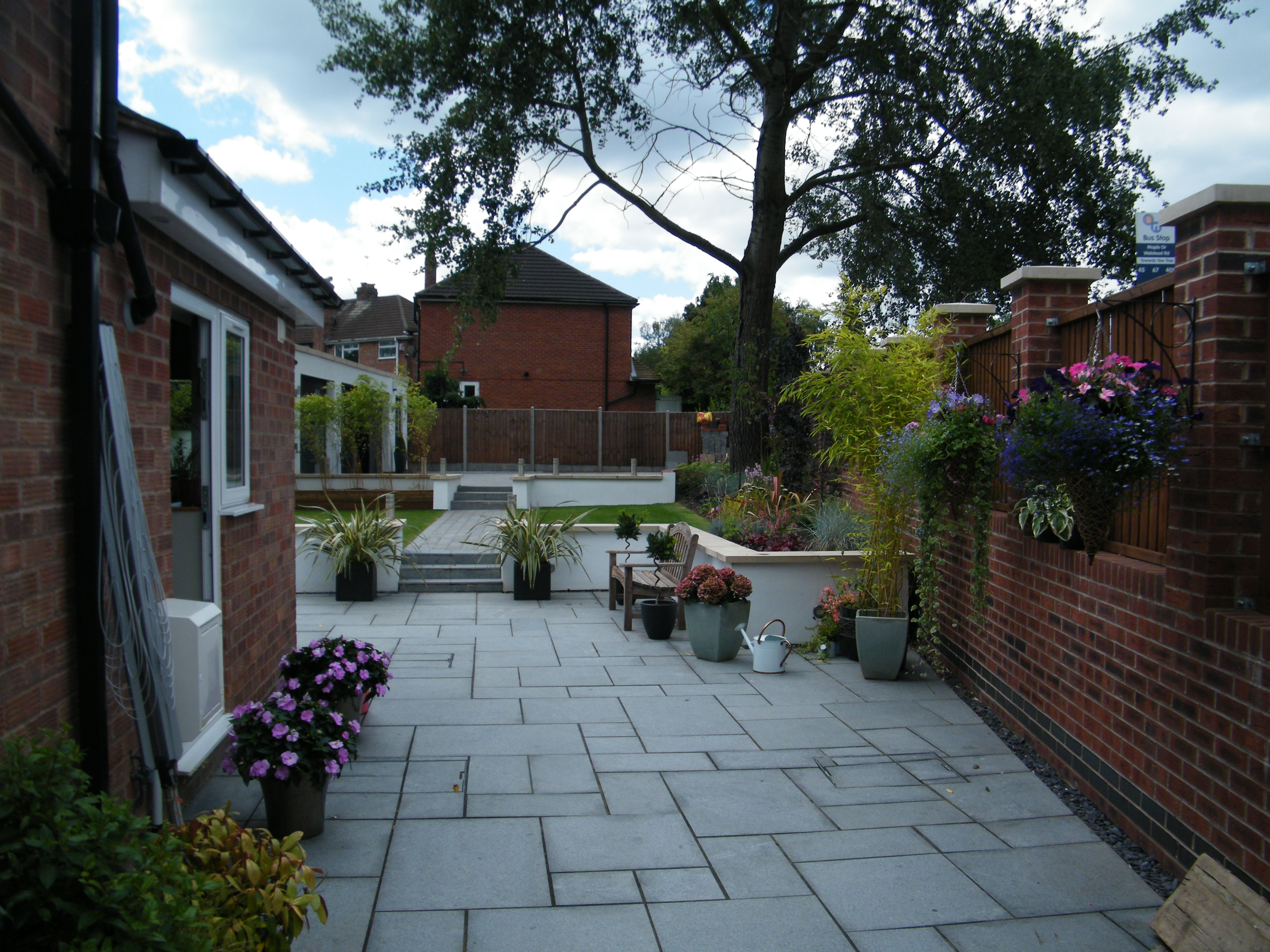 Alison and Darrens Contemporary Charisma