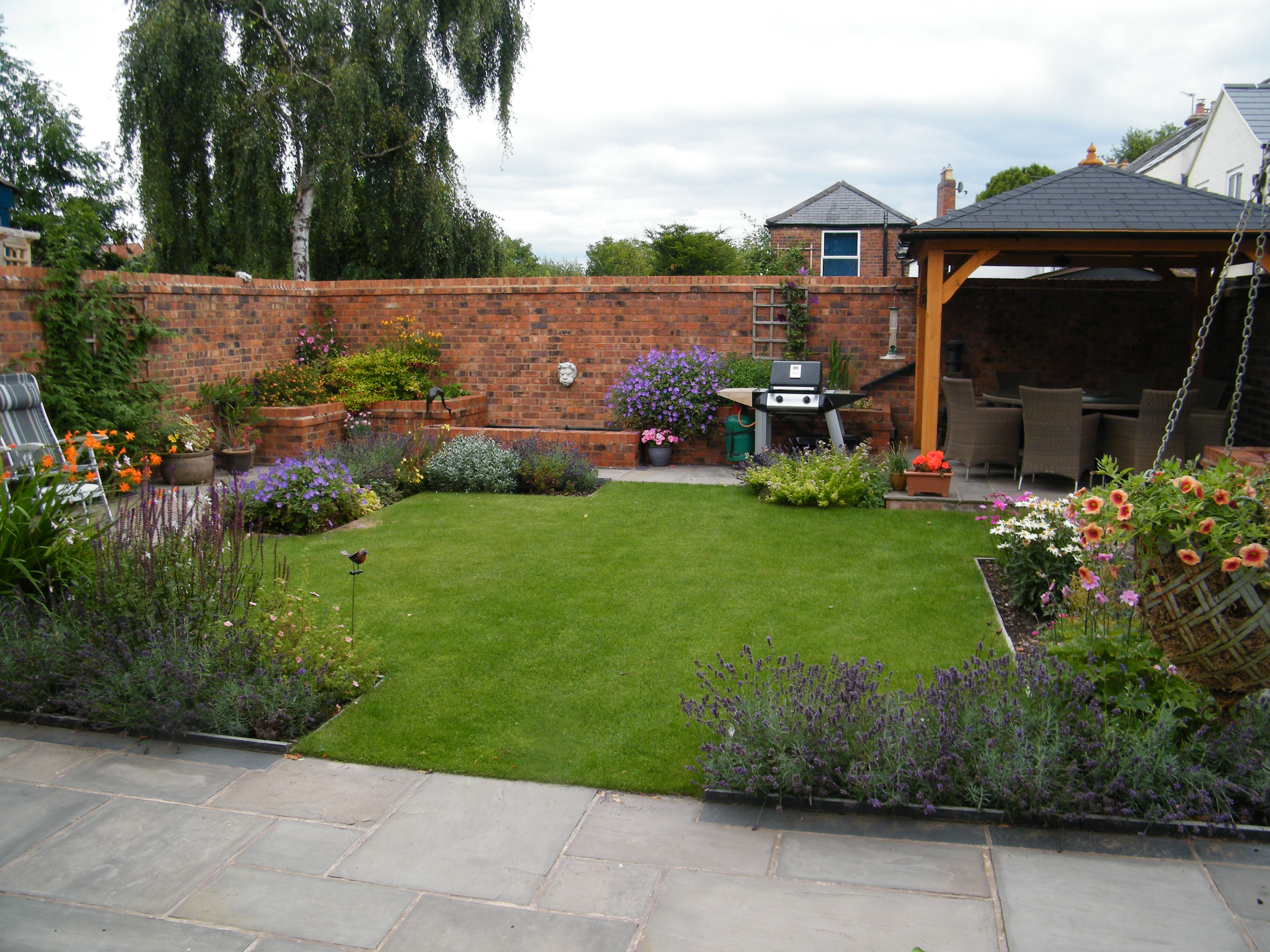 Love Lane Courtyard Classical Styling