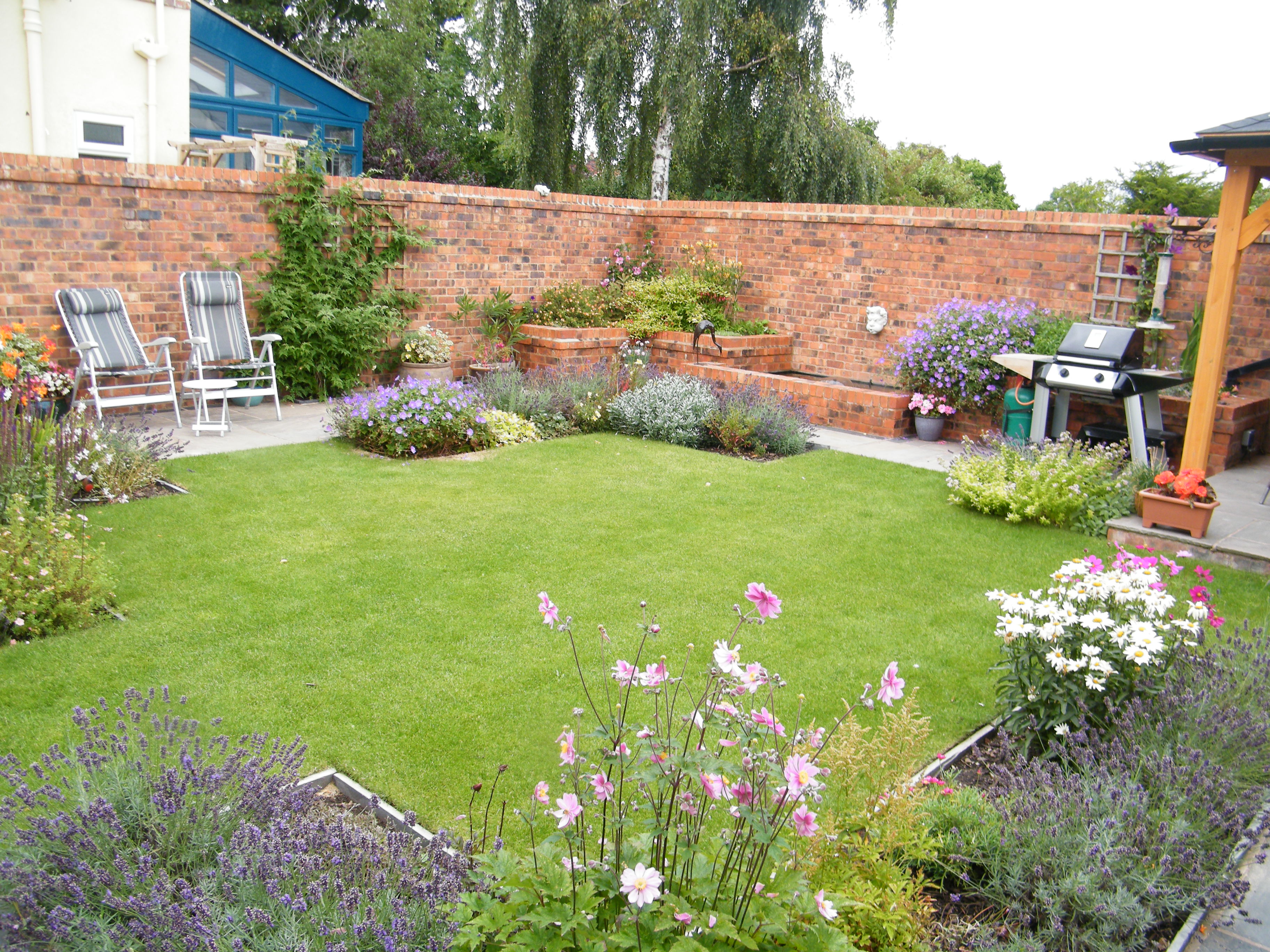 Love Lane Courtyard Classical Styling